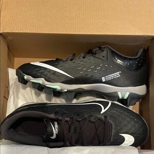 Nike Women's Hyperdiamond 4 Keystone Softball Cleats